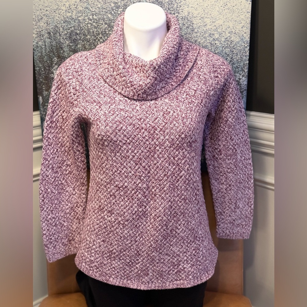 Dana Buchman Cowl Neck Lavender and White Knit‎ Sweater